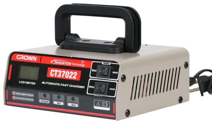 Зарядний пристрій для акумуляторів CROWN CT37022